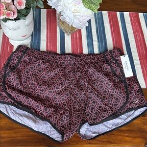 New Calvin Klein Women's Logo running Shorts - Black and Pink size xxl